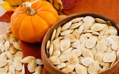 Semi di zucca: proprietà e utilizzi in cucina semi di zucca 400x250 1 - Semi di zucca: proprietà e utilizzi in cucina