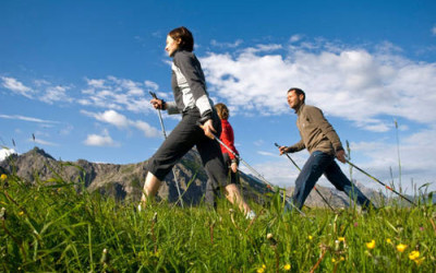 Nordic walking: benefici e tecnica della camminata nordica - ricette-vegane-dal-web - nordic walking2 400x250 1 - nordic walking2 400x250 1 - Nordic walking: benefici e tecnica della camminata nordica - ricette-vegane-dal-web-