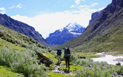 Viaggi a piedi: una filosofia che ci piace - ricette-vegane-dal-web - viaggiare a piedi 400x250 1 - viaggiare a piedi 400x250 1 - Viaggi a piedi: una filosofia che ci piace - ricette-vegane-dal-web-